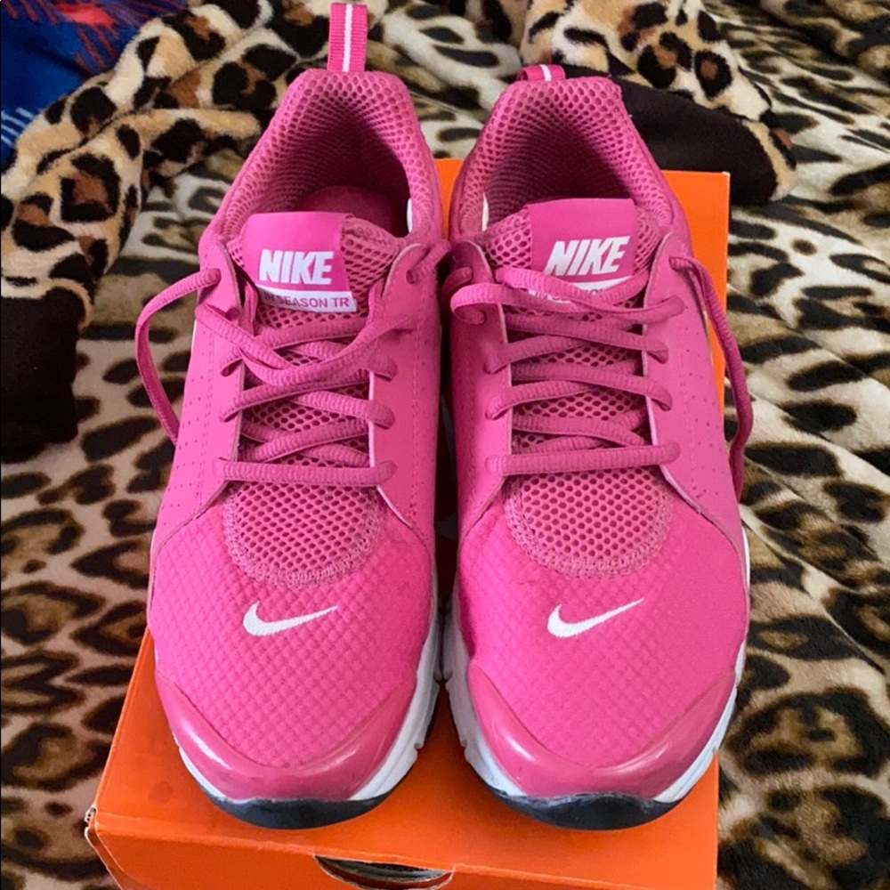 Nike - Picture 4 of 4